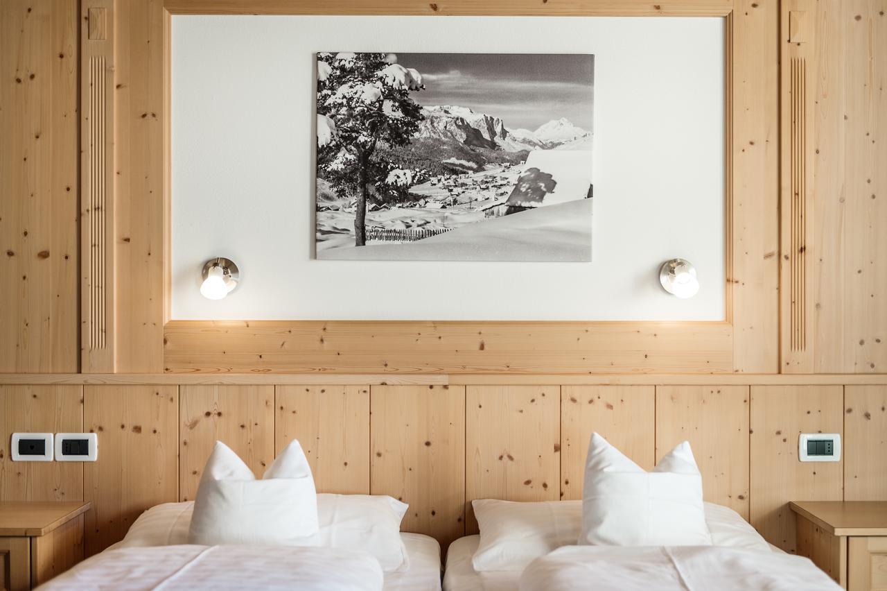 B&B - Hotel Ciasa Rue Blanch ซานกัสซิอาโน ภายนอก รูปภาพ